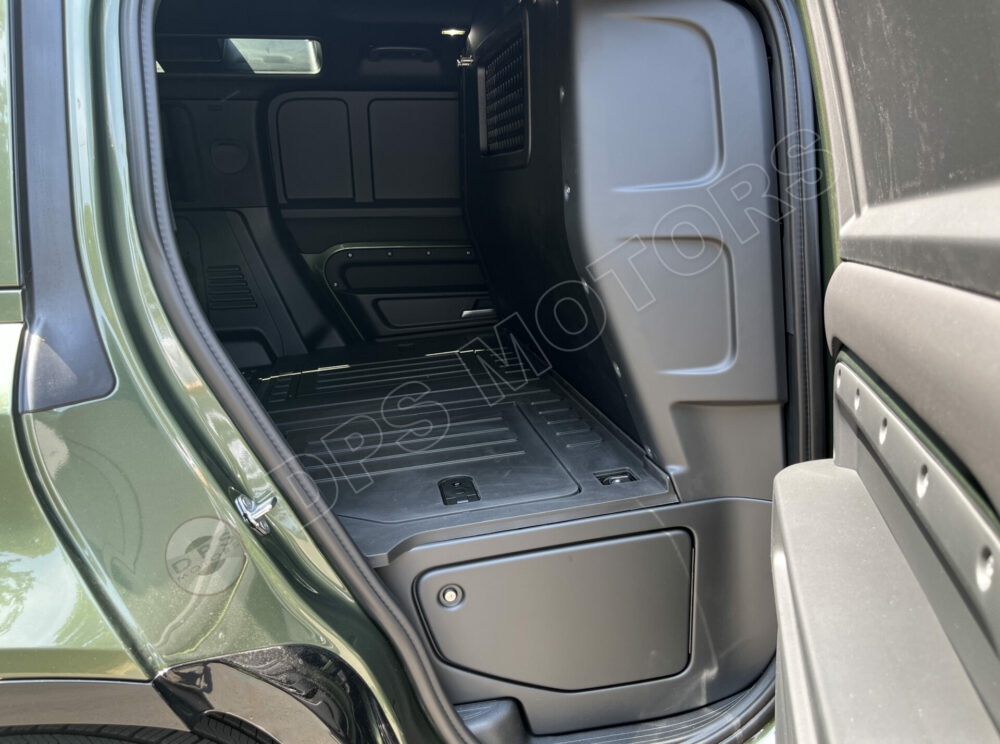 DPS Motors - Land Rover Defender 110 D250 Hard Top X-Dynamic SE