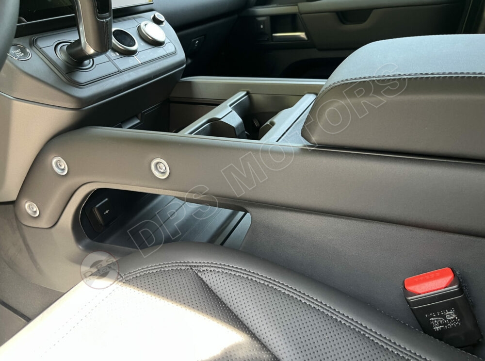 DPS Motors - Land Rover Defender 110 D250 Hard Top X-Dynamic SE