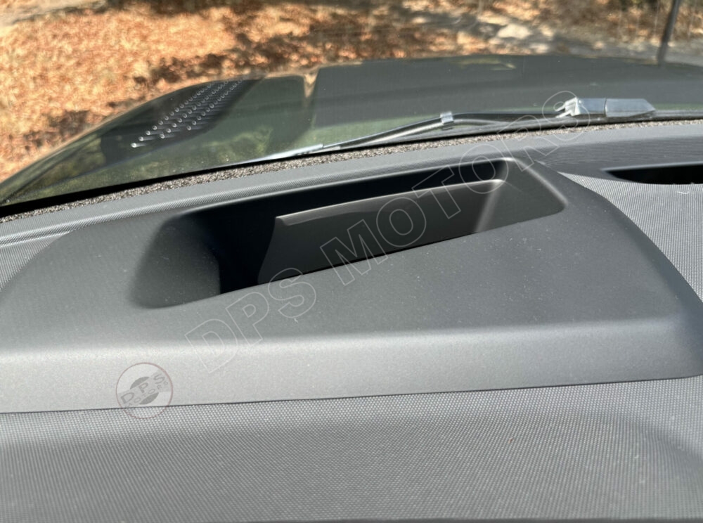 DPS Motors - Land Rover Defender 110 D250 Hard Top X-Dynamic SE