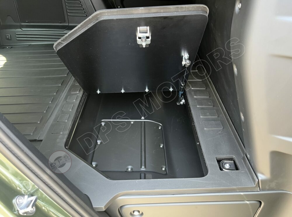 DPS Motors - Land Rover Defender 110 D250 Hard Top X-Dynamic SE