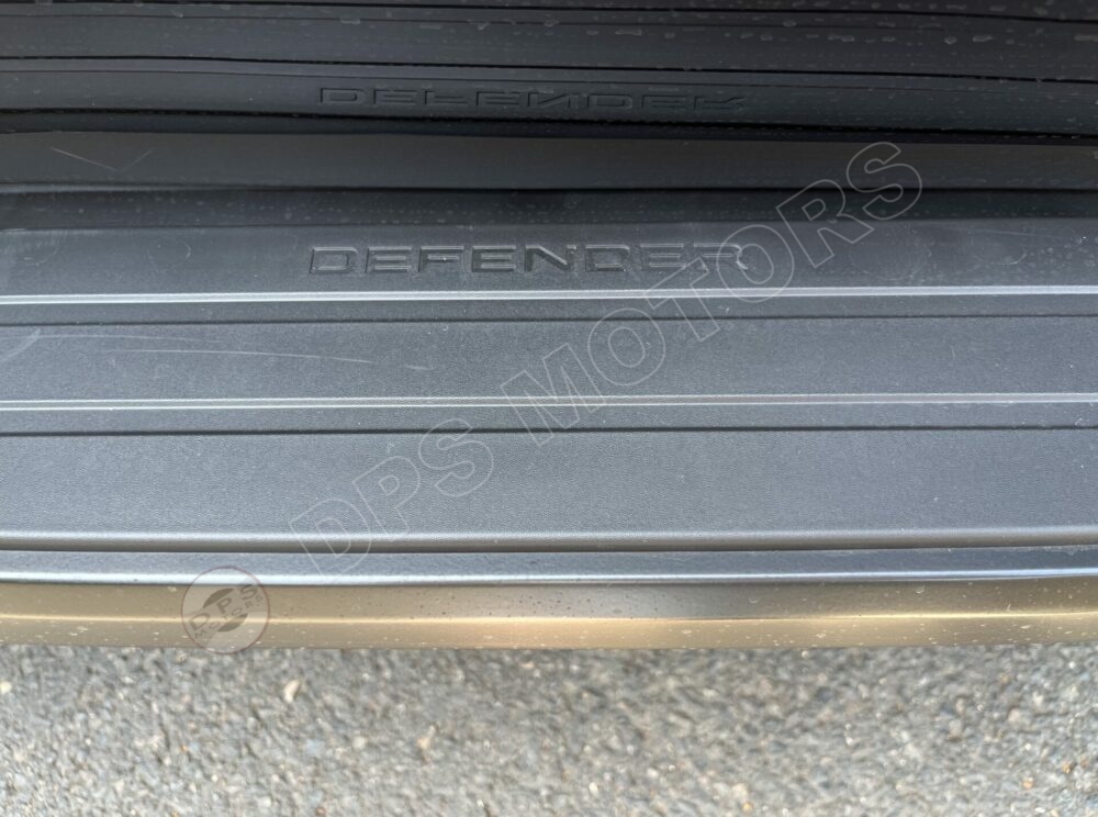 DPS Motors - Land Rover Defender 110 D250 Hard Top X-Dynamic SE